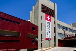 Un adolescente pelea por su vida tras la golpiza de una patota.