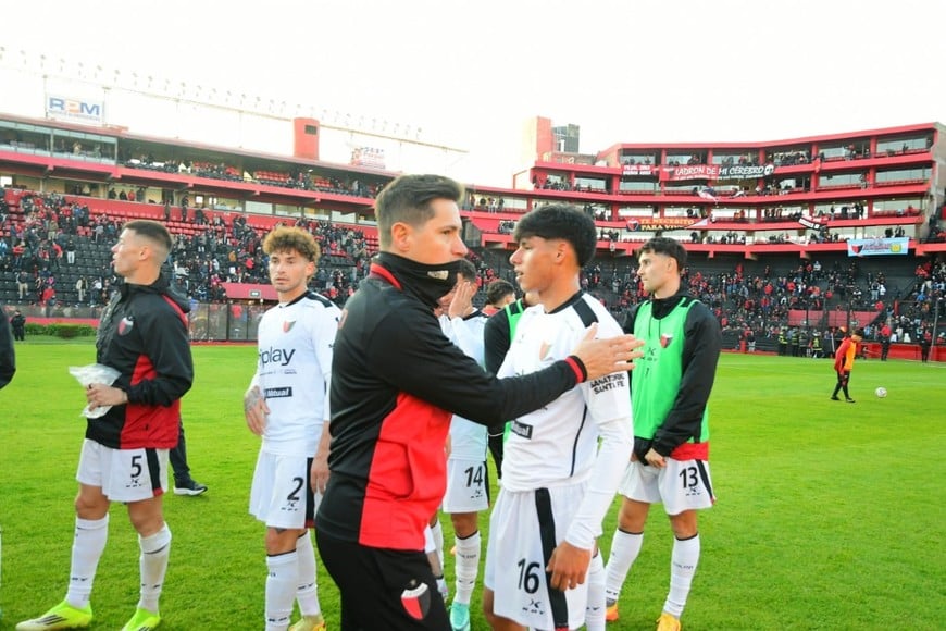 Gran victoria para el Sabalero ante su gente. Crédito: Manuel Fabatía