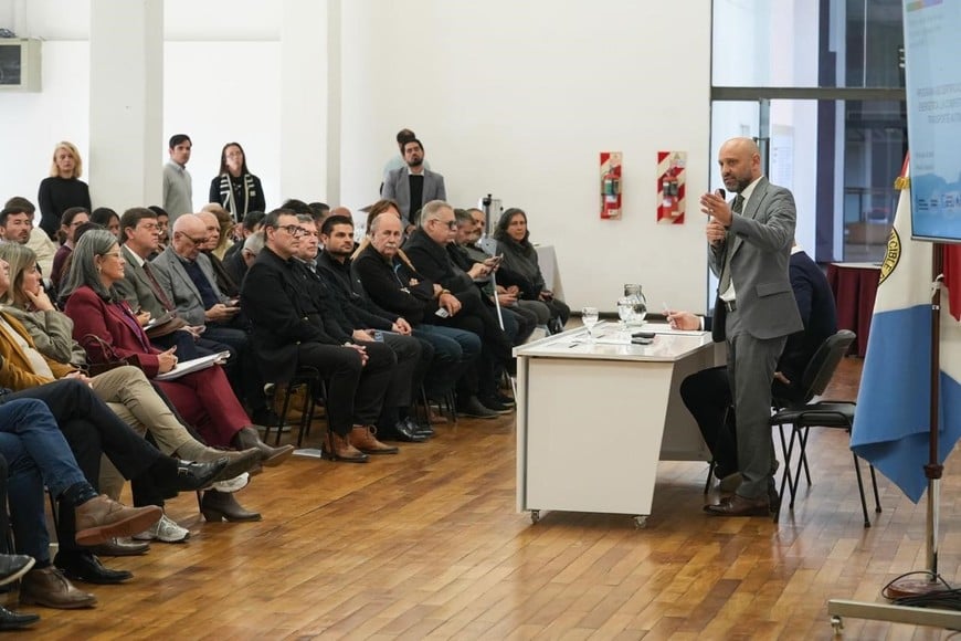 Mesa Provincial de Transición Tecnológica del Sector de Cargas y Logística. Crédito: Gobierno de Santa Fe