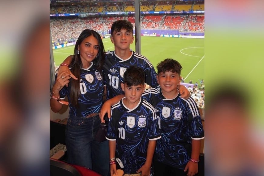 Antonela Roccuzzo celebró la clasificación de Argentina