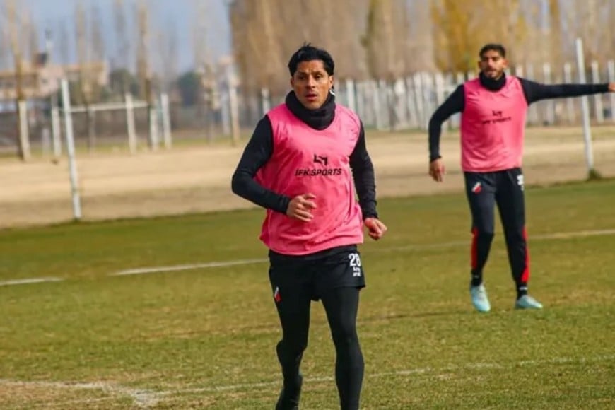 Deportivo Maipú oficializó el regreso de Enzo Pérez tras 24 años.