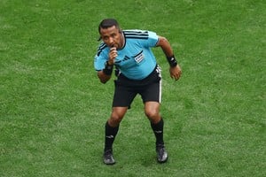 Soccer Football - FIFA World Cup 2026 - Round of 16 - Switzerland v Colombia - BC Place, Vancouver, Canada - July 7, 2026
Referee Ivan Barton blows his whistle REUTERS/Lee Smith