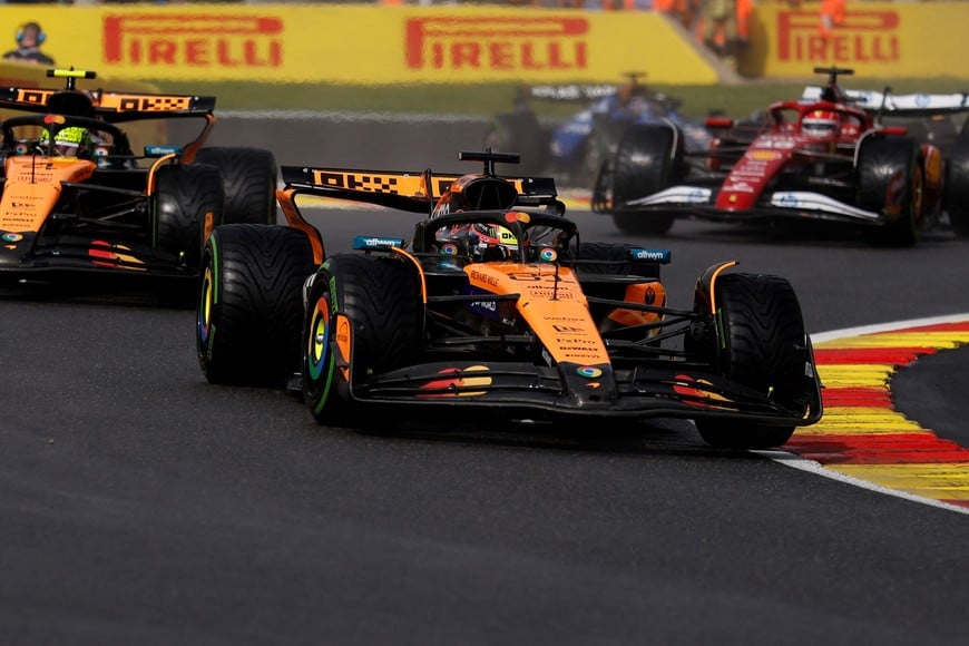 Formula One F1 - Belgian Grand Prix - Circuit de Spa-Francorchamps, Stavelot, Belgium - July 27, 2025
McLaren's Oscar Piastri and McLaren's Lando Norris in action during the race REUTERS/Stephanie Lecocq