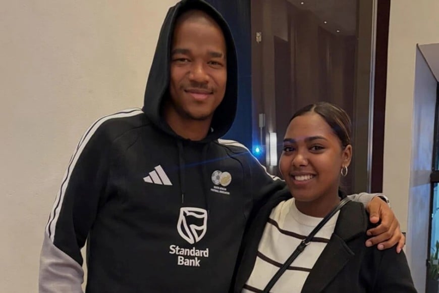 El futbolista junto a su pareja Aqueelah Chloe Adendorf.