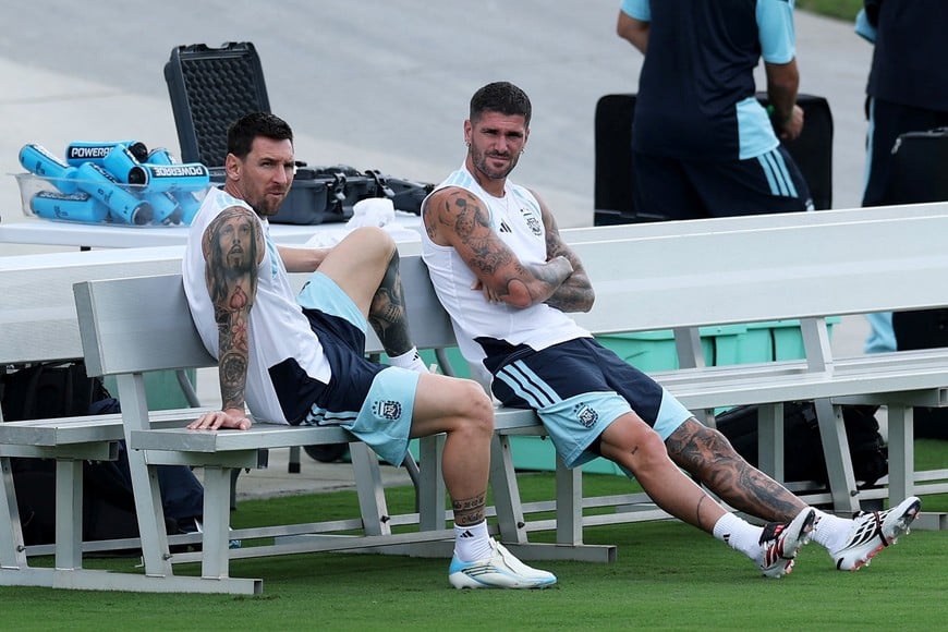 Soccer Football - FIFA World Cup 2026 - Argentina Training and Media Opportunity - Atlanta United Training Centre, Marietta, Georgia - July 14, 2026
Argentina's Lionel Messi and Rodrigo De Paul before training REUTERS/Paul Childs