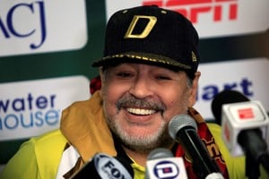 Declara un custodio de Maradona en el juicio por su fallecimiento.