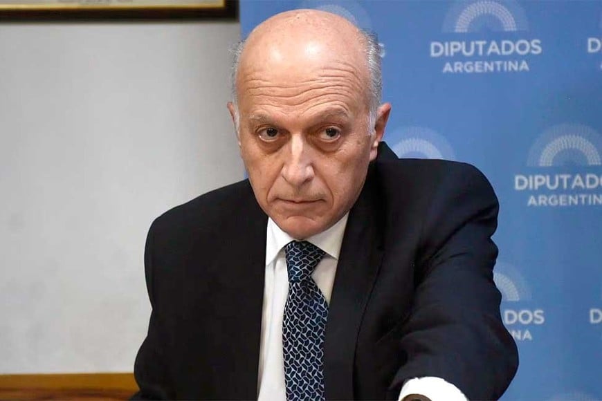 Casal, convocó a concursos públicos de oposición y antecedentes para designar 17 fiscales federales.