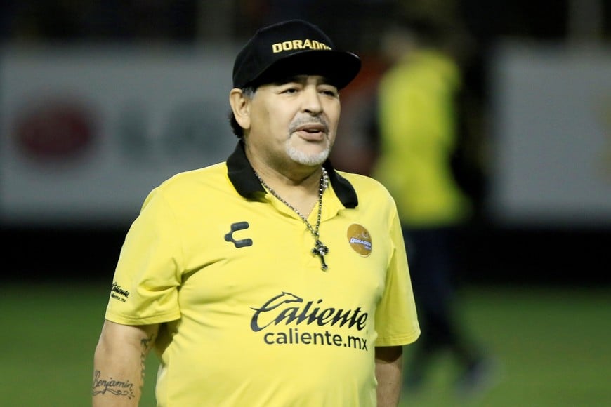 FILE PHOTO: Ascenso MX - Final first leg- Dorados v San Luis - Banorte stadium in Culiacan, in the Mexican state of Sinaloa, Mexico, Nov. 29, 2018. Dorados coach Diego Maradona before the match REUTERS/Roberto Armenta/File Photo buenos aires diego armando maradona exfutbolista argentino operado operacion gastrica al exjugador en la clinica olivos foto de archivo
