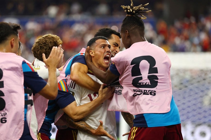 Soccer Football - FIFA World Cup 2026 - Semi Final - France v Spain - Dallas Stadium, Arlington, Texas, U.S. - July 14, 2026
Spain's Pedro Porro celebrates scoring their second goal with teammates REUTERS/Hannah Mckay TPX IMAGES OF THE DAY