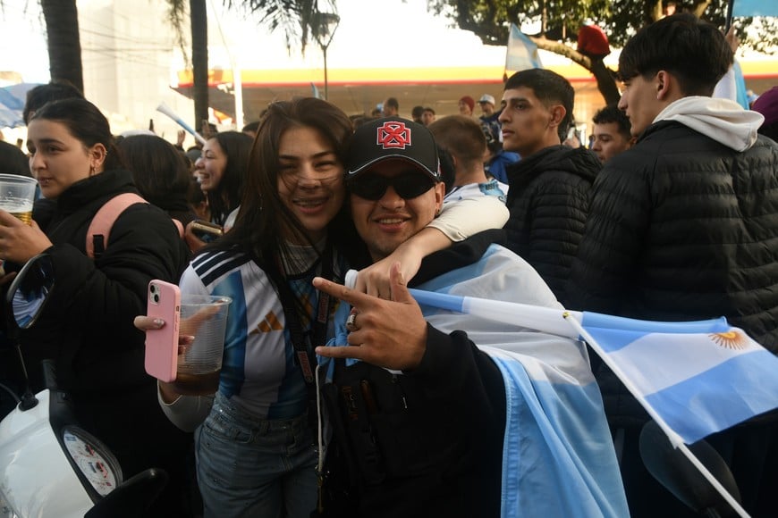 Hay amor y celebración. Manuel Fabatía.