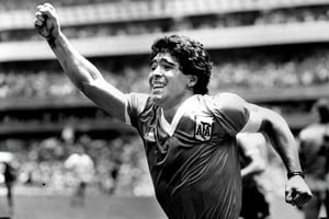 Más que un partido, es el reto de los campeones del mundo por aquella leyenda escrita por Diego. Foto: Reuters