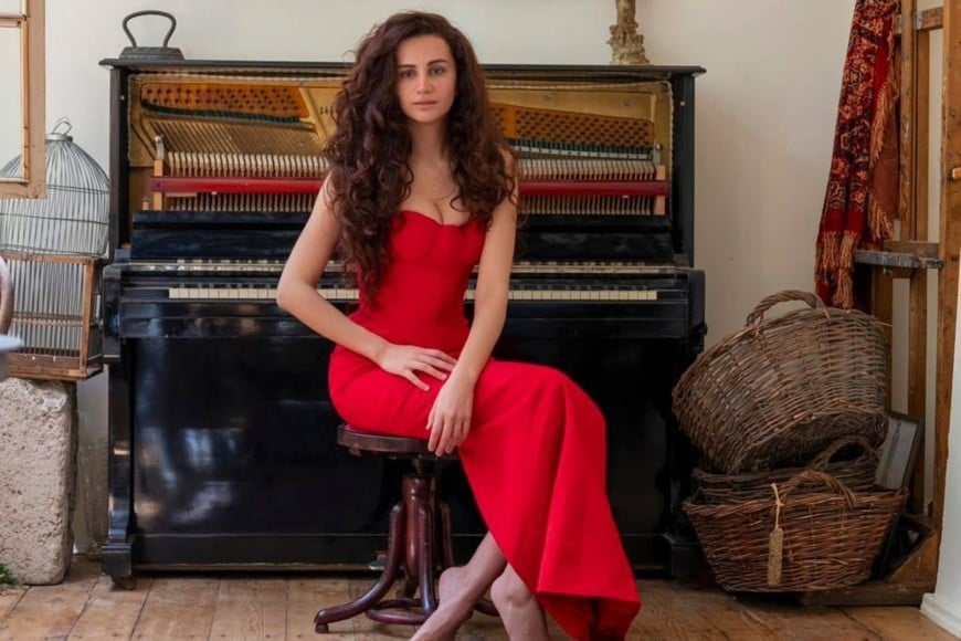 Arpi Alto, cantante armenia