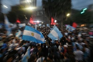Santa Fe se tiño de celeste y blanco tras el triunfo de la Selección Argentina.