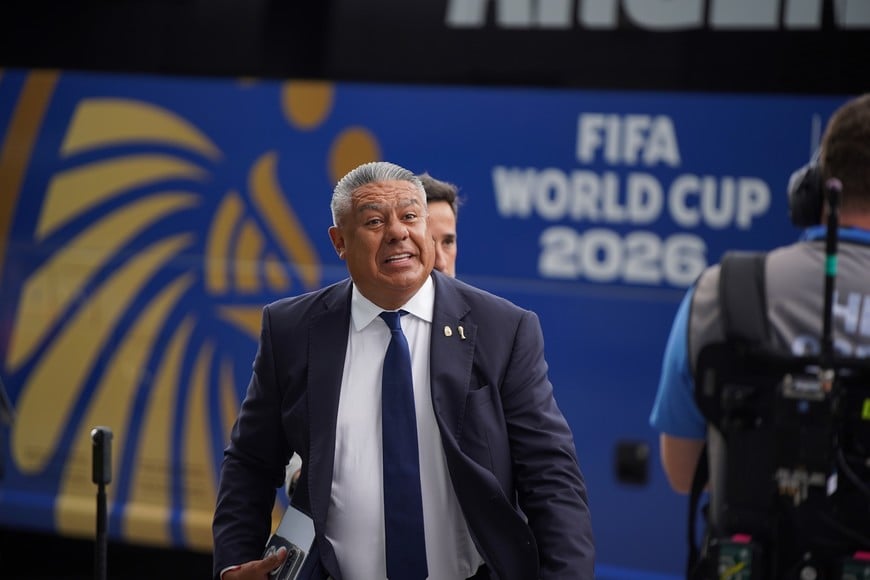 Claudio "Chiqui" Tapia | Así llegaron al estadio la selección Argentina e Inglaterra. Foto: Fernando Nicola