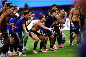 Soccer Football - FIFA World Cup 2026 - Semi Final - England v Argentina - Atlanta Stadium, Atlanta, Georgia, U.S. - July 15, 2026
Argentina players celebrate after the match as Argentina qualify for the final of the World Cup REUTERS/Agustin Marcarian