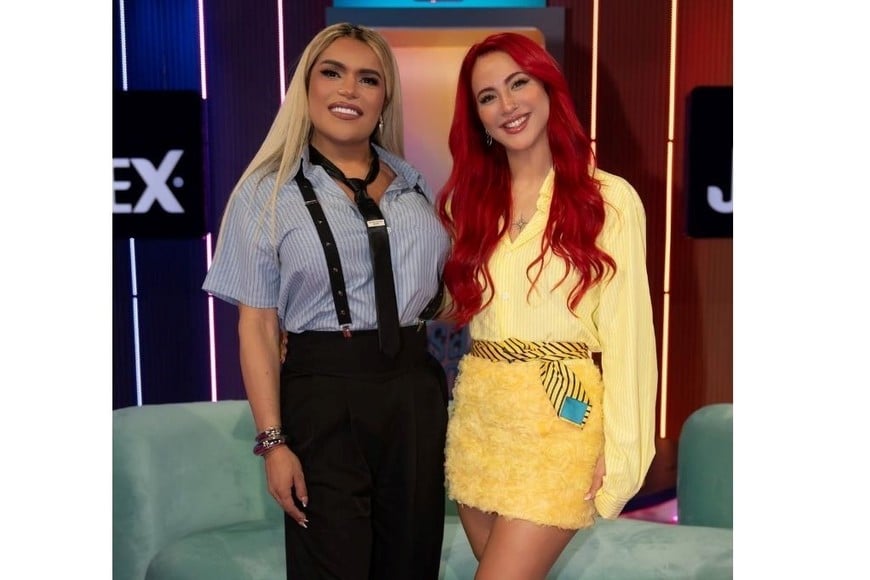 La conductora Wendy Guevara junto a Flor Vigna
