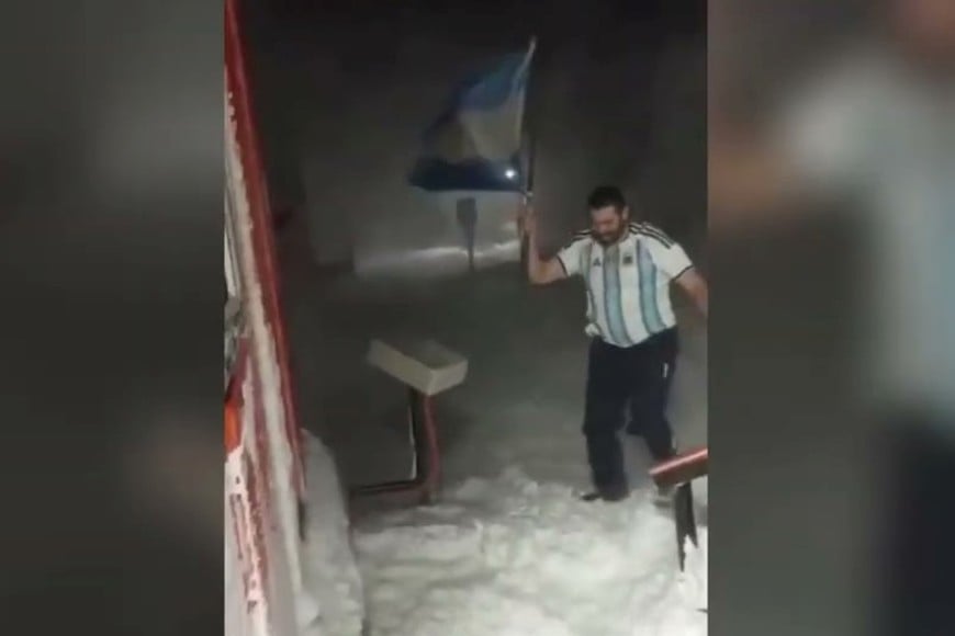 El impactante video se viralizó en las redes.