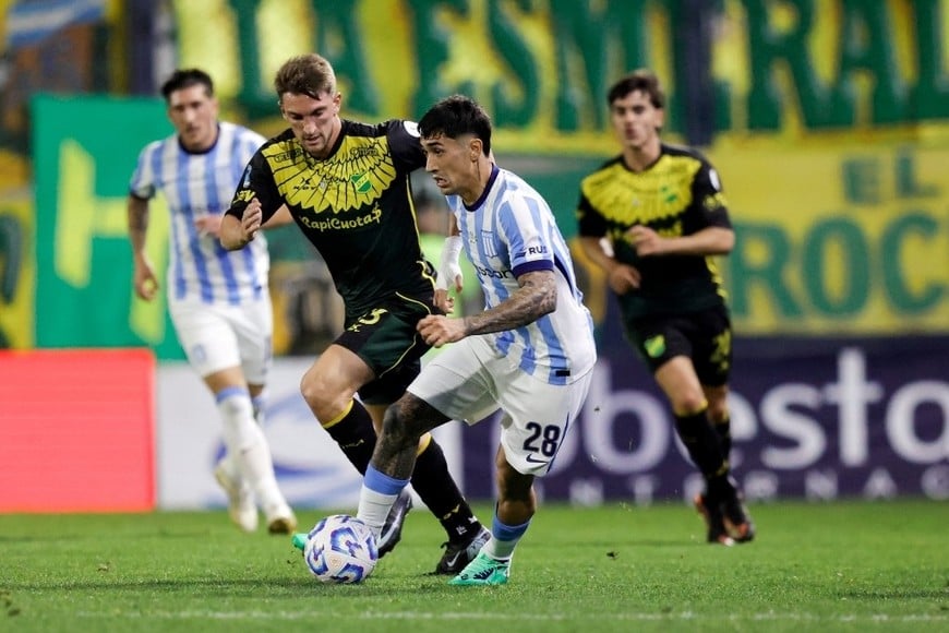 Racing goleó a Defensa y Justicia en el debut de Vojvoda y avanzó a octavos de final