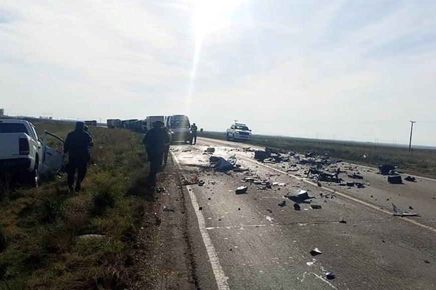 Uno de los ocupantes murió en el lugar y el otro en el hospital.