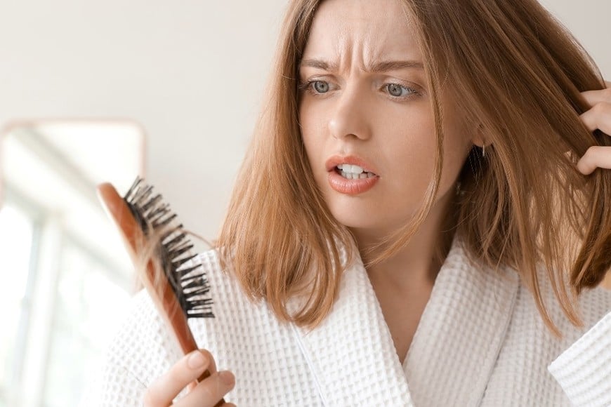 No toda caída del cabello requiere un tratamiento médico, pero existen situaciones que justifican una consulta.