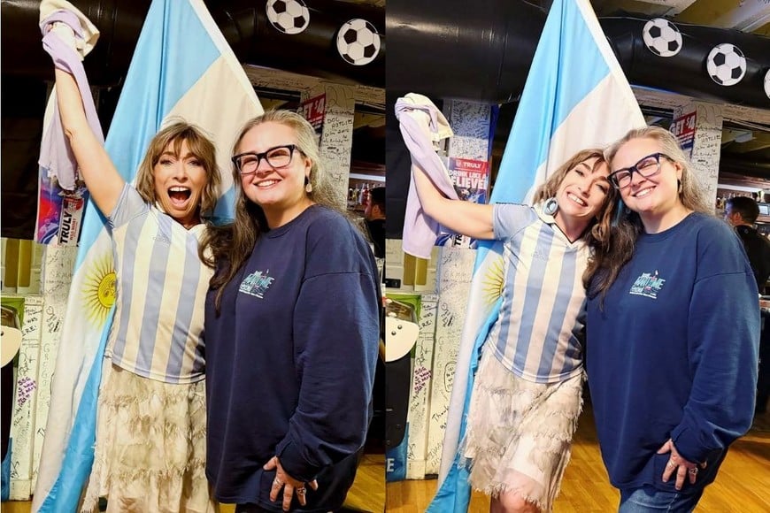 La actriz estadounidense Naomi Grossman apoyando a la Selección Argentina.