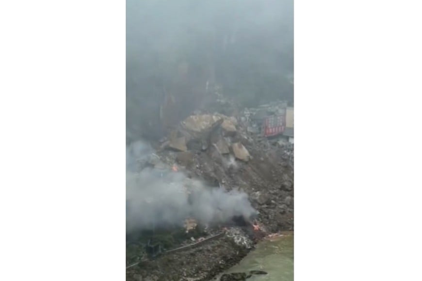 El derrumbe ocurrió en el distrito autónomo de Pengshui.