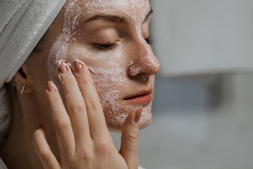 Una rutina facial adecuada ayuda a conservar el equilibrio del cutis.