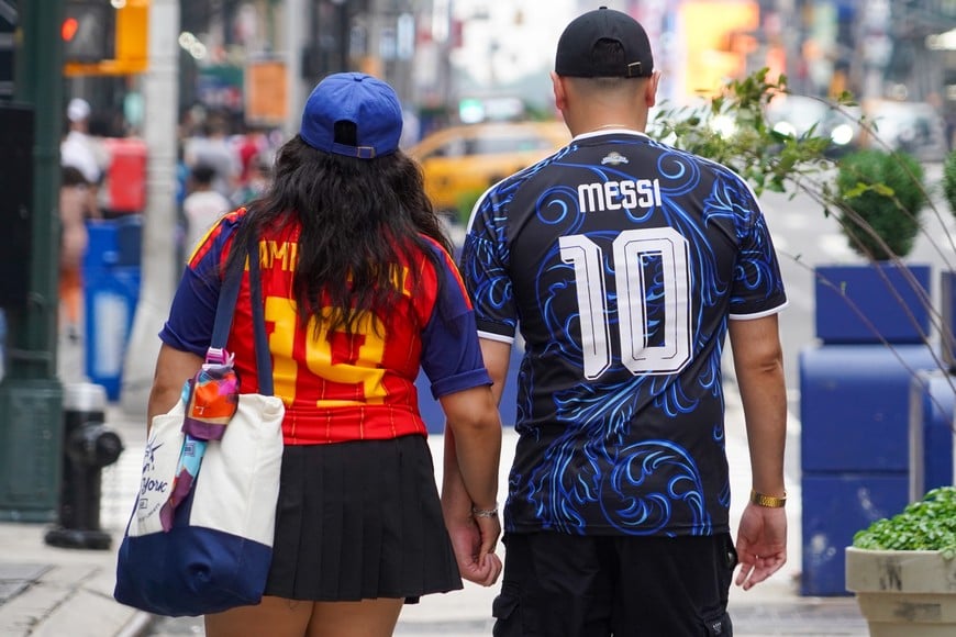 Banderazo argentino en Time Square previo a la gran final vs. España. Foto: Fernando Nicola.