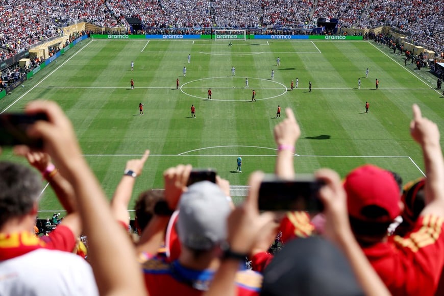 Soccer Football - FIFA World Cup 2026 - Final - Spain v Argentina - New York/New Jersey Stadium, East Rutherford, New Jersey, U.S. - July 19, 2026
General view of the action as Argentina kicks off REUTERS/John Sibley