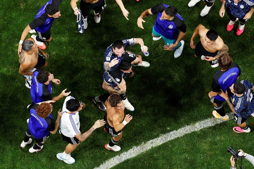 Soccer Football - FIFA World Cup 2026 - Semi Final - England v Argentina - Atlanta Stadium, Atlanta, Georgia, U.S. - July 15, 2026
Argentina's Lionel Messi celebrates with teammates on the shoulders of Enzo Fernandez at the end of the match REUTERS/Brian Snyder