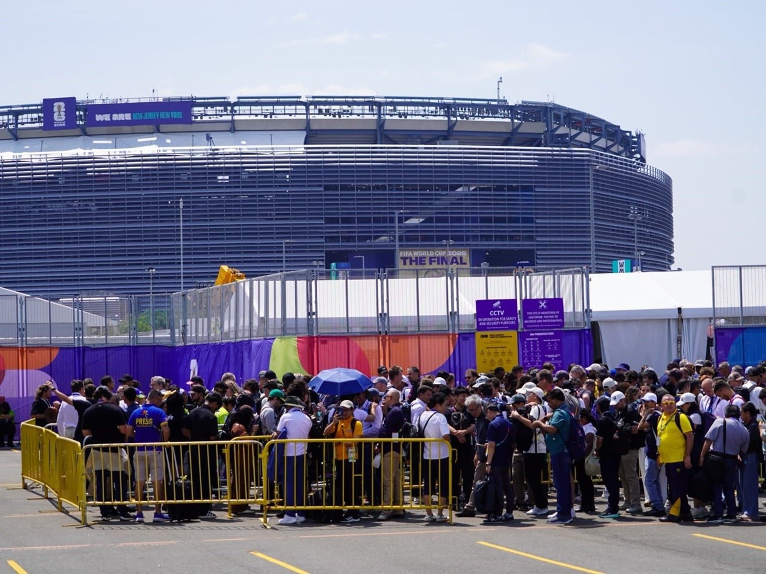 Miles de hinchas comienzan a ingresar al MetLife Stadium para vivir la final del Mundial 2026.