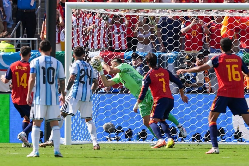 Dibu en Argentina-España, final del Mundial 2026 | Metlife Stadium. Foto: Fernando Nicola
