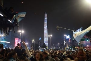 Soccer Football - FIFA World Cup 2026 - Final - Spain v Argentina - Fans gather in Buenos Aires - Buenos Aires, Argentina - July 19, 2026
Argentina fans gather around the Obelisk in Buenos Aires after Argentina lose the FIFA World Cup final against Spain REUTERS/Cristina Sille