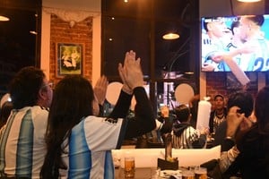 Argentina se para por 90 (o más) minutos cada 4 años. Foto: Manuel Fabatía
