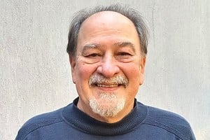 César Bisso, escritor corondino. Autor de "La jornada", "Haikus felinos" y "Ciertos ayeres" entre otros títulos.