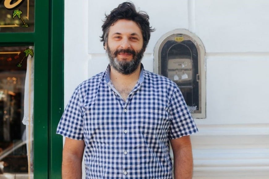 Hernán Ronsino, escritor chivilcoyense, autor de “Glaxo”