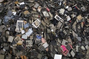 Obsolescencia programada: una práctica que moviliza el consumo, pero perjudica a los usuarios y acumula residuos tecnológicos.
Archivo El Litoral
