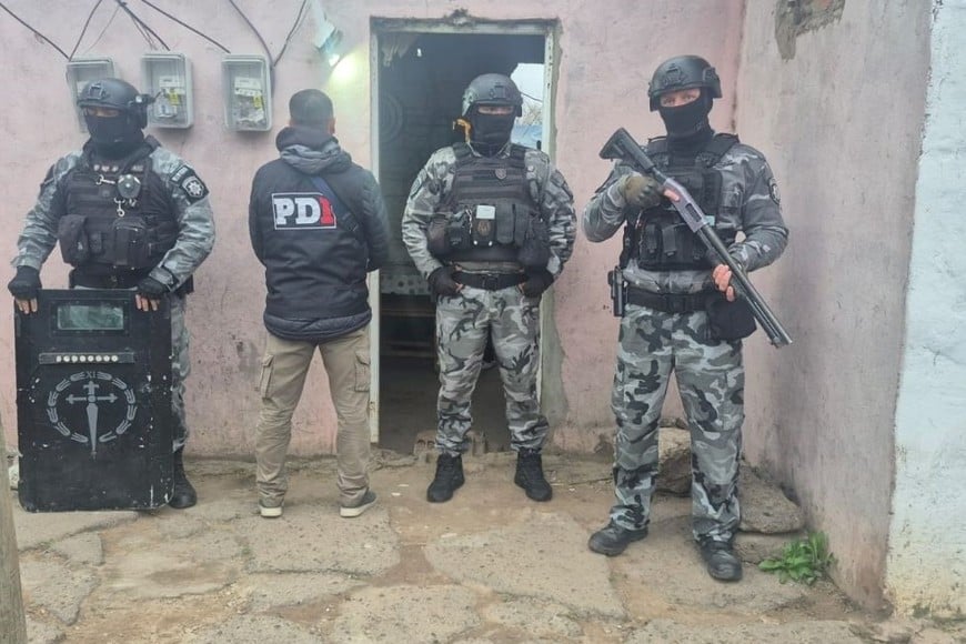 Detenido por la el crimen de su medio hermano, Pablo Adrián Coronel. Allanamientos.