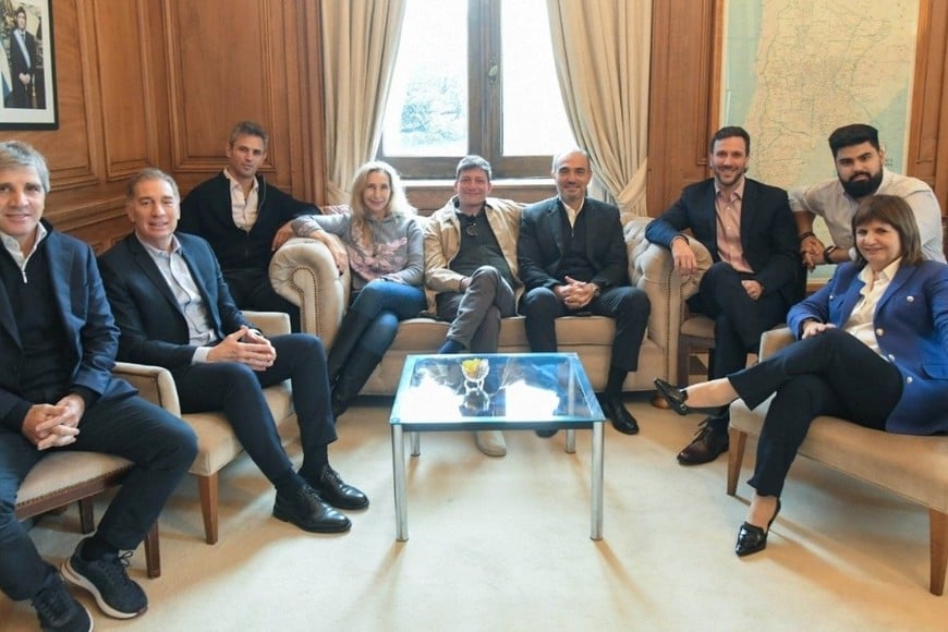 Los presentes este martes en la reunión de Mesa Política. Crédito: Presidencia