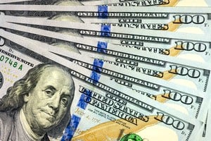 El dólar blue subió 0,32% y cerró en $1.545 para la venta.