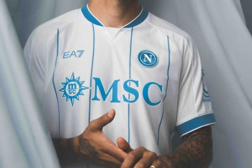 El Napoli presentó su camiseta alternativa para la temporada 2026/27 durante el año de su centenario.