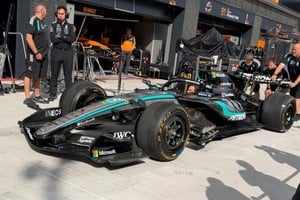 Mercedes quiere cerrar su dominio antes del receso, pero la fiabilidad sigue bajo sospecha