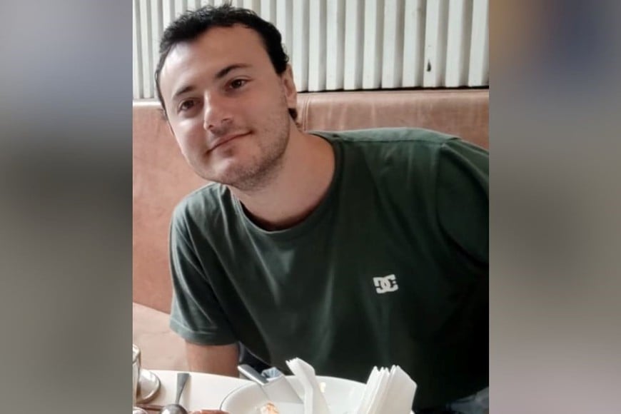 Pedido de paradero para Nicolás Agustín Ezcurra, quien fue visto por última vez el martes 22 de julio en Arroyo Leyes.