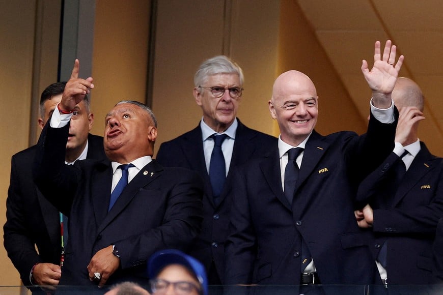 Soccer Football - FIFA World Cup 2026 - Semi Final - England v Argentina - Atlanta Stadium, Atlanta, Georgia, U.S. - July 15, 2026
FIFA President Gianni Infantino, Argentine Football Association President Claudio Tapia and FIFA Chief of Global Football Development Arsene Wenger inside the stadium before the match REUTERS/Paul Childs     TPX IMAGES OF THE DAY