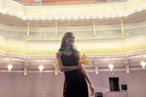 Loana en un concierto con coro en el Teatro Puccini de Merano, donde vivió varias experiencias decisivas. Foto: Gentileza de la artista