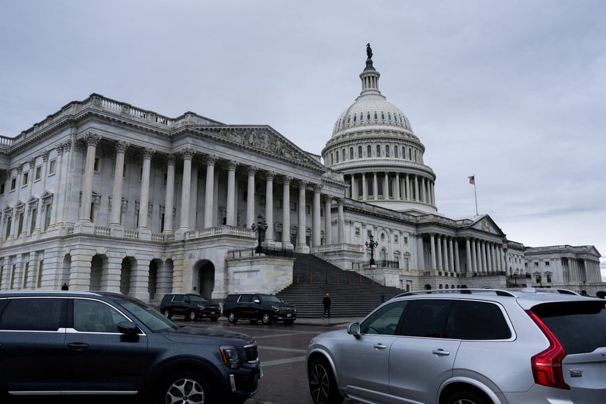 Vehicles of U.S. representatives line outside the House side of the U.S. Capitol, as the House votes to end a partial government shutdown that has snarled airports across the country, though it did not resolve a dispute over immigration enforcement that prompted the six-week standoff in the first place, on Capitol Hill in Washington, D.C., U.S., March 27, 2026. REUTERS/Leah Millis? TPX IMAGES OF THE DAY