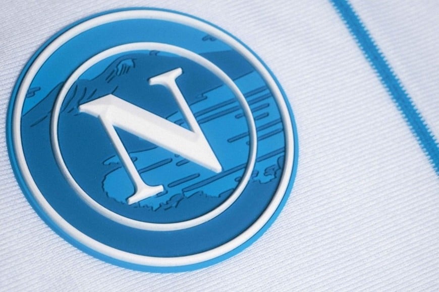 El Napoli presentó su camiseta alternativa para la temporada 2026/27 durante el año de su centenario.