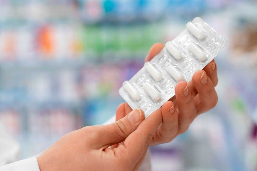 Advierten sobre los riesgos sanitarios que implicaría considerar al medicamento como un bien de consumo más.