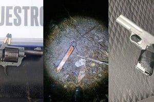Tres de las cuatro armas secuestradas en las últimas 24 horas. Foto: Prensa URI