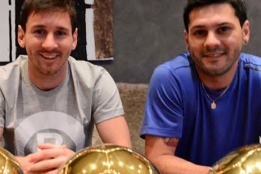 Lionel y Matias Messi, quien está al frente de Leones de Rosario.